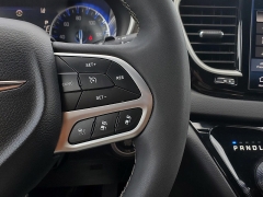 Used 2025  Chrysler Pacifica Select FWD at Ypsilanti Import Auto Sales near Ypsilanti&comma; MI