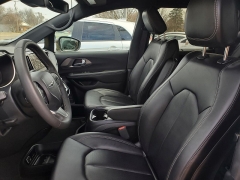 Used 2025  Chrysler Pacifica Select FWD at Ypsilanti Import Auto Sales near Ypsilanti&comma; MI