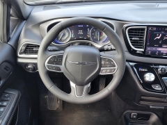 Used 2025  Chrysler Pacifica Select FWD at Ypsilanti Import Auto Sales near Ypsilanti&comma; MI
