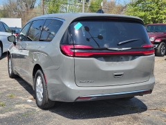 Used 2025  Chrysler Pacifica Select FWD at Ypsilanti Import Auto Sales near Ypsilanti&comma; MI