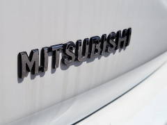 Used 2018  Mitsubishi Outlander Plug-In Hybrid 4d SUV AWC SEL at Ypsilanti Import Auto Sales near Ypsilanti&comma; MI