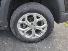 Used 2024  Jeep Compass Latitude 4x4 at Ypsilanti Import Auto Sales near Ypsilanti&comma; MI