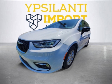 Used 2025 Chrysler Pacifica Select FWD at Ypsilanti Import Auto Sales near Ypsilanti, MI