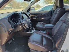 Used 2018  Mitsubishi Outlander Plug-In Hybrid 4d SUV AWC SEL at Ypsilanti Import Auto Sales near Ypsilanti&comma; MI