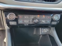 Used 2024  Jeep Compass Limited 4x4 at Ypsilanti Import Auto Sales near Ypsilanti&comma; MI
