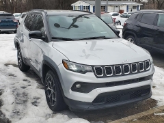 Used 2024  Jeep Compass Limited 4x4 at Ypsilanti Import Auto Sales near Ypsilanti&comma; MI