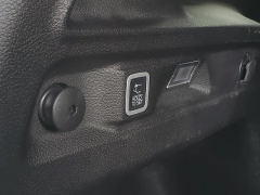 Used 2024  Jeep Grand Cherokee L Altitude X 4x4 at Ypsilanti Import Auto Sales near Ypsilanti, MI