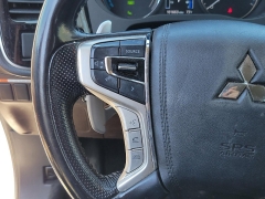Used 2018  Mitsubishi Outlander Plug-In Hybrid 4d SUV AWC SEL at Ypsilanti Import Auto Sales near Ypsilanti&comma; MI