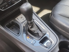 Used 2019  Jeep Cherokee 4d SUV FWD Limited 2&period;4L at Ypsilanti Import Auto Sales near Ypsilanti&comma; MI