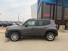 Used 2019  Jeep Renegade 4d SUV FWD Latitude at AutoSmart Spirit Lake near Okoboji&comma; IA