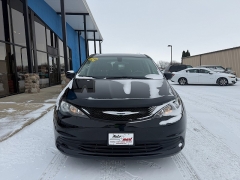 Used 2018  Chrysler Pacifica 4d Wagon L at AutoSmart Spirit Lake near Okoboji, IA