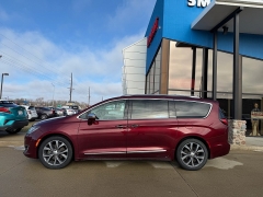 Used 2017  Chrysler Pacifica 4d Wagon Limited at AutoSmart Spirit Lake near Okoboji&comma; IA