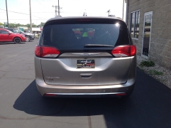 Used 2018  Chrysler Pacifica 4d Wagon Touring L at AutoSmart Algona near Algona&comma; IA