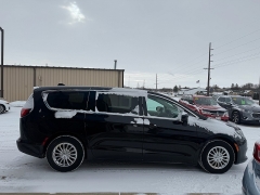 Used 2018  Chrysler Pacifica 4d Wagon L at AutoSmart Spirit Lake near Okoboji, IA