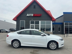 Used 2016  Chrysler 200 4d Sedan LX at AutoSmart Fort Dodge near Fort Dodge&comma; IA