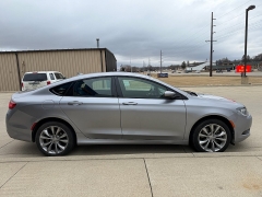 Used 2015  Chrysler 200 4d Sedan S V6 at AutoSmart Spirit Lake near Okoboji&comma; IA