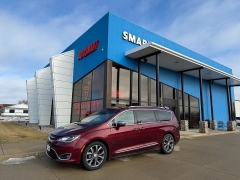 Used 2017  Chrysler Pacifica 4d Wagon Limited at AutoSmart Spirit Lake near Okoboji&comma; IA