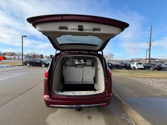 Used 2017  Chrysler Pacifica 4d Wagon Limited at AutoSmart Spirit Lake near Okoboji&comma; IA