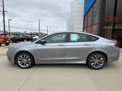 Used 2015  Chrysler 200 4d Sedan S V6 at AutoSmart Spirit Lake near Okoboji&comma; IA