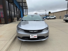 Used 2015  Chrysler 200 4d Sedan S V6 at AutoSmart Spirit Lake near Okoboji&comma; IA