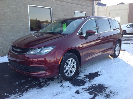 Used 2017 Chrysler Pacifica 4d Wagon Touring at Auto Smart of Algona near Algona, IA