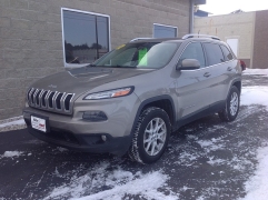  2017 Jeep Cherokee 4d SUV 4WD Latitude V6 at AutoSmart Algona near Algona&comma; IA