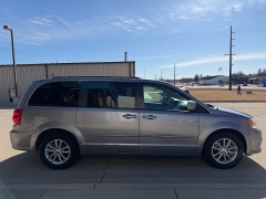 Used 2016  Dodge Grand Caravan 4d Wagon SXT at AutoSmart Spirit Lake near Okoboji&comma; IA