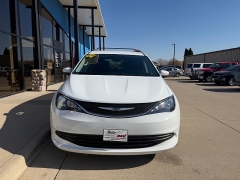 Used 2020  Chrysler Voyager Passenger Van LXI at AutoSmart Spirit Lake near Okoboji&comma; IA