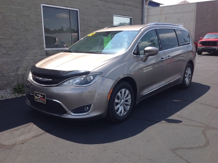 Used 2018 Chrysler Pacifica 4d Wagon Touring L at Auto Smart of Algona near Algona, IA