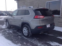 Used 2017  Jeep Cherokee 4d SUV 4WD Latitude V6 at AutoSmart Algona near Algona&comma; IA