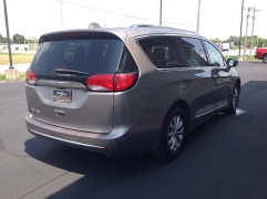 Used 2018  Chrysler Pacifica 4d Wagon Touring L at AutoSmart Algona near Algona&comma; IA