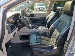 Used 2023  Chrysler Pacifica Hybrid Limited FWD at Peters Auto Mall near High Point&comma; NC