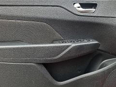 Used 2020  Hyundai Accent 4d Sedan SE Auto at Peters Auto Mall near High Point&comma; NC