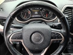 Used 2018  Jeep Cherokee 4d SUV FWD Latitude V6 at Peters Auto Mall near High Point&comma; NC