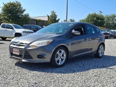 Used 2014  Ford Focus 4d Hatchback SE at Peters Auto Mall near High Point&comma; NC