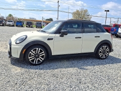 Used 2022  MINI Hardtop 4 Door Cooper S FWD at Peters Auto Mall near High Point&comma; NC
