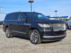  2024 Lincoln Navigator Reserve 4x4 at Peters Auto Mall near High Point, NC