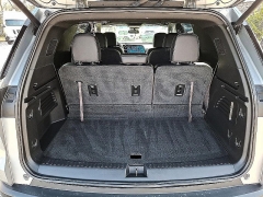 Used 2025  Chevrolet Traverse AWD 4dr LT w&sol;2LT at Peters Auto Mall near High Point&comma; NC