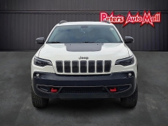 Used 2019  Jeep Cherokee 4d SUV 4WD Trailhawk 3&period;2L at Peters Auto Mall near High Point&comma; NC