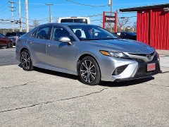  2020 Toyota Camry 4d Sedan SE at Peters Auto Mall near High Point, NC