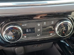 Used 2025  Chevrolet Trax FWD 4dr ACTIV at Peters Auto Mall near High Point&comma; NC