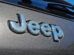 Used 2021  Jeep Cherokee Latitude Lux FWD at Peters Auto Mall near High Point&comma; NC