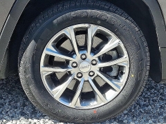 Used 2021  Jeep Cherokee Latitude Lux FWD at Peters Auto Mall near High Point&comma; NC