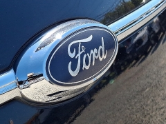 Used 2018  Ford Taurus 4d Sedan FWD Limited at Peters Auto Mall near High Point&comma; NC