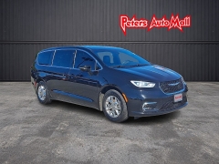  2025 Chrysler Pacifica Select FWD at Peters Auto Mall near High Point, NC