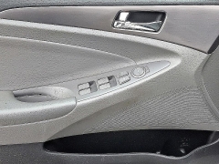 Used 2013  Hyundai Sonata Hybrid 4d Sedan at Peters Auto Mall near High Point&comma; NC