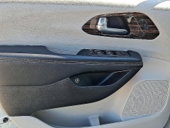 Used 2023  Chrysler Pacifica Hybrid Limited FWD at Peters Auto Mall near High Point&comma; NC