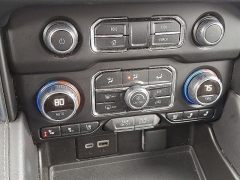 Used 2023  Chevrolet Suburban 2WD 4dr LT at Peters Auto Mall near High Point&comma; NC