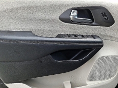 Used 2023  Chrysler Pacifica Touring L FWD at Peters Auto Mall near High Point&comma; NC