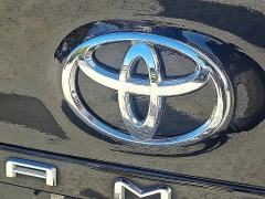 Used 2018  Toyota Camry 4d Sedan XLE at Peters Auto Mall near High Point, NC